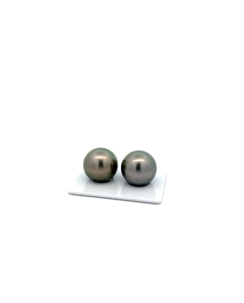 15mm+ fine  grade Tahitian Black pearl, French Polynesia  