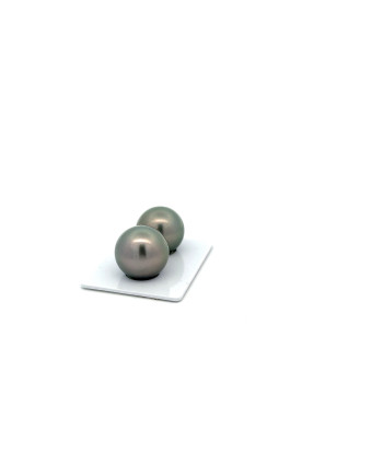 15mm+ fine  grade Tahitian Black pearl, French Polynesia  