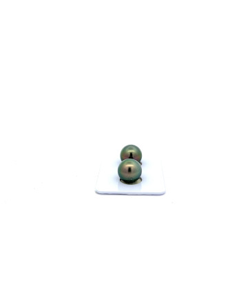 9mm+ jewel  grade Tahitian Black pearl, French Polynesia  