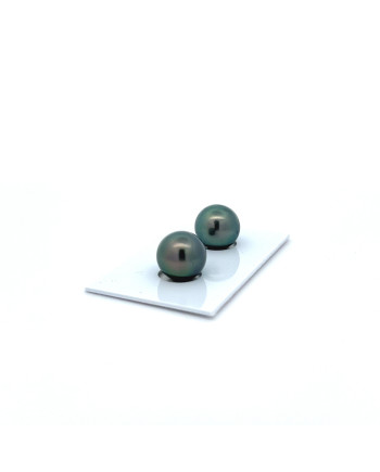 9mm+ jewel  grade Tahitian Black pearl, French Polynesia  