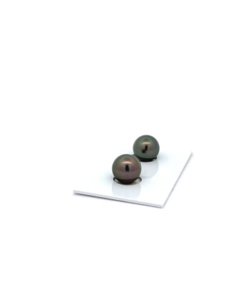 9mm+ fine  grade Tahitian Black pearl, French Polynesia  