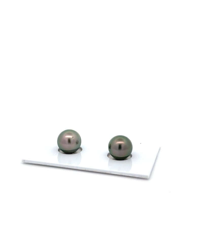 9mm+ jewel  grade Tahitian Black pearl, French Polynesia  