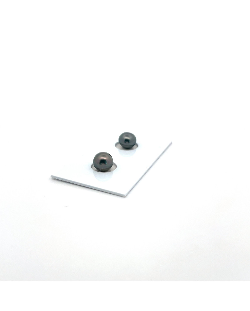 6mm+ gem  grade Tahitian Black pearl, French Polynesia  