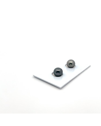 6mm+ gem  grade Tahitian Black pearl, French Polynesia  