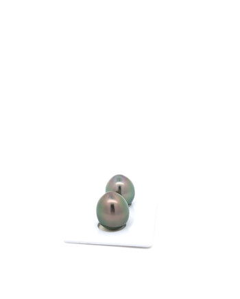 9mm+ gem  grade Tahitian Black pearl, French Polynesia  