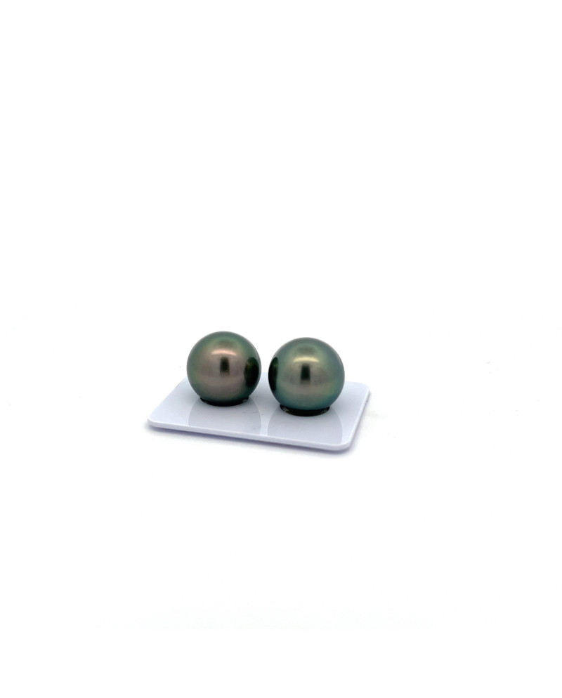 15mm+ fine  grade Tahitian Black pearl, French Polynesia  