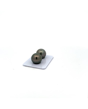 12mm+ fine  grade Tahitian Black pearl, French Polynesia  