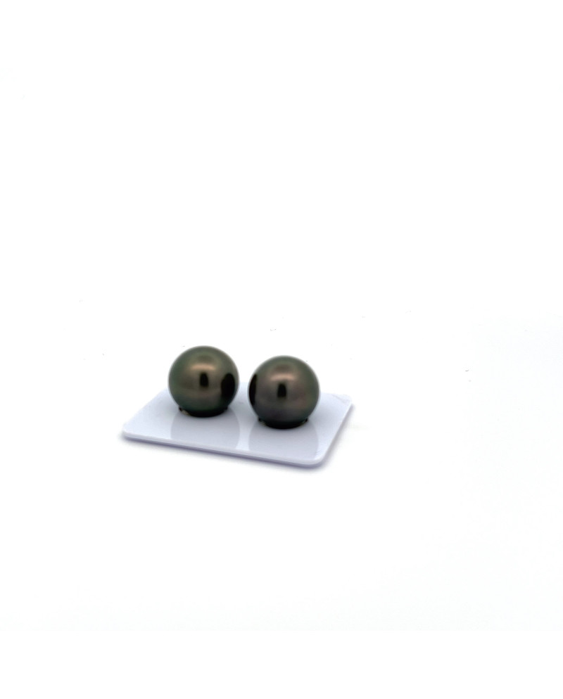 12mm+ jewel  grade Tahitian Black pearl, French Polynesia  