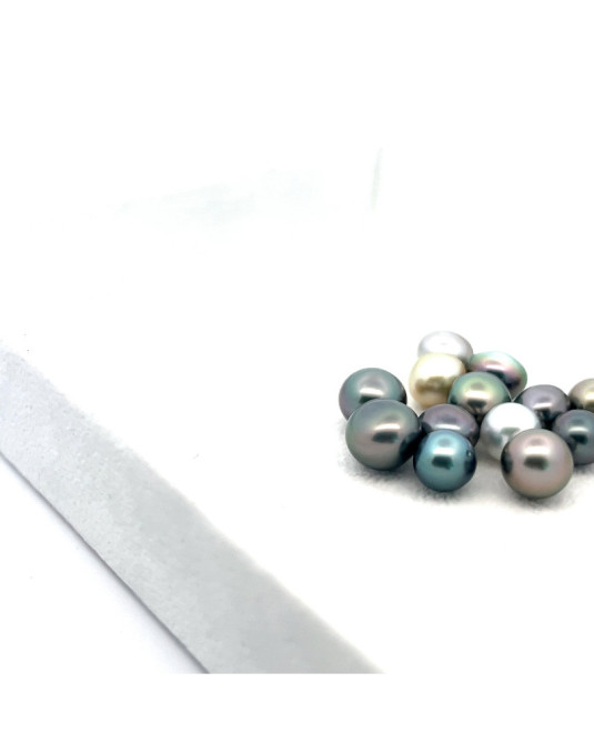 9mm+ gem  grade Tahitian Black pearl, French Polynesia  