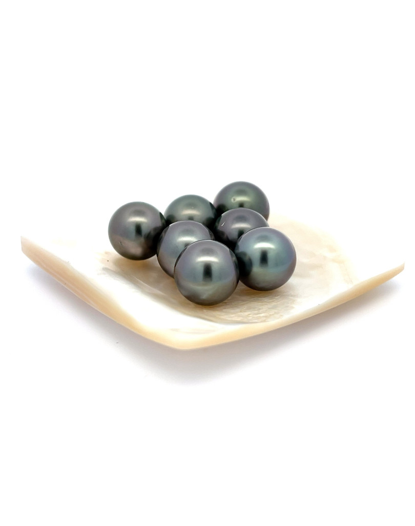 12mm+ fine  grade Tahitian Black pearl, French Polynesia  