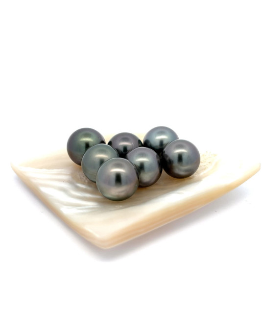 12mm+ fine  grade Tahitian Black pearl, French Polynesia  