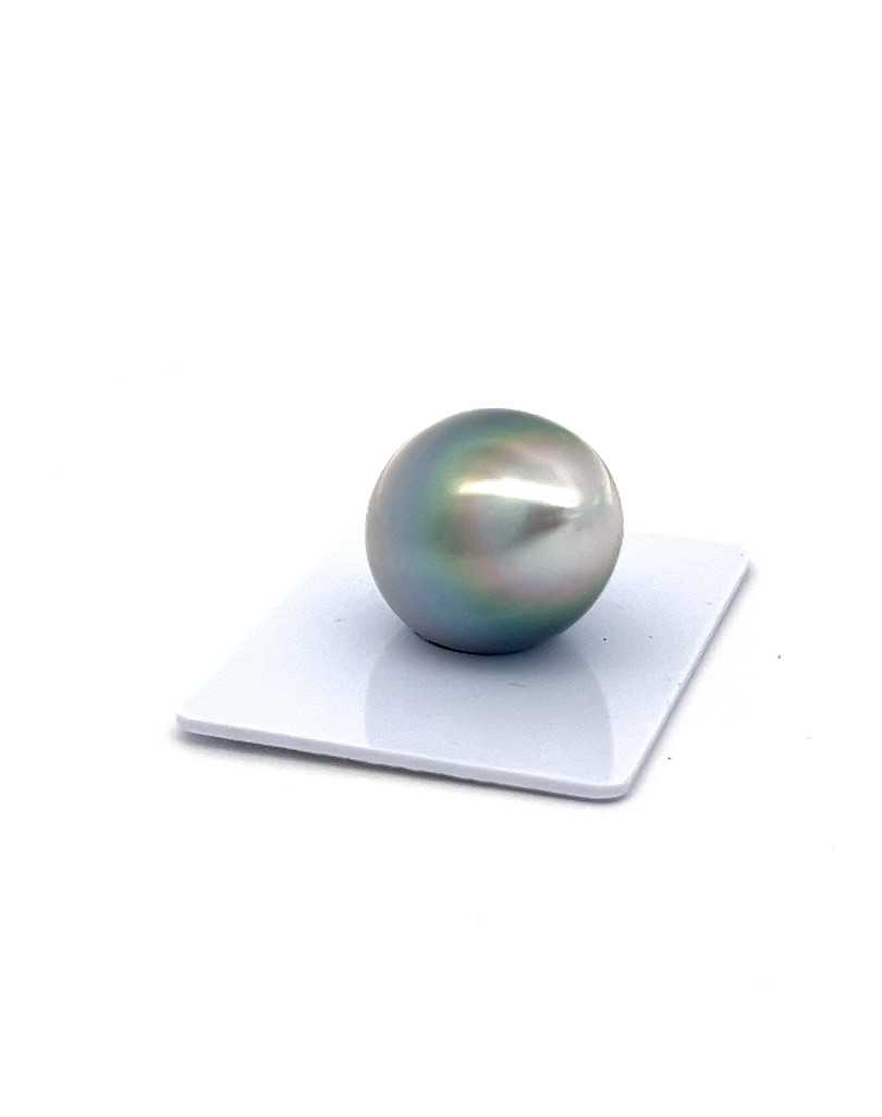 15mm+ fine  grade Tahitian Black pearl, French Polynesia  