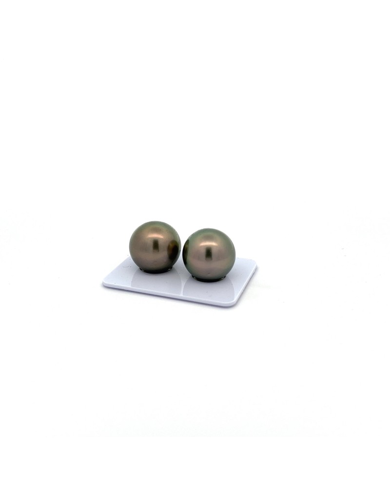 15mm+ fine  grade Tahitian Black pearl, French Polynesia  